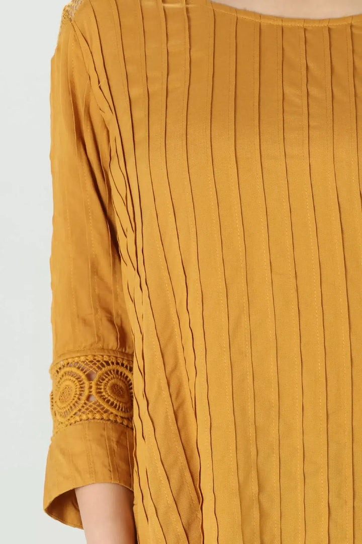 Pintuck rayon Top