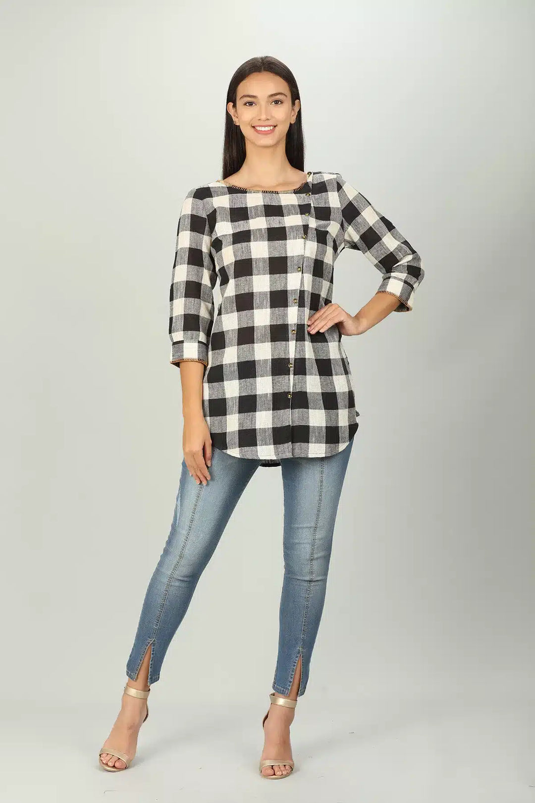 Black check round neck Top