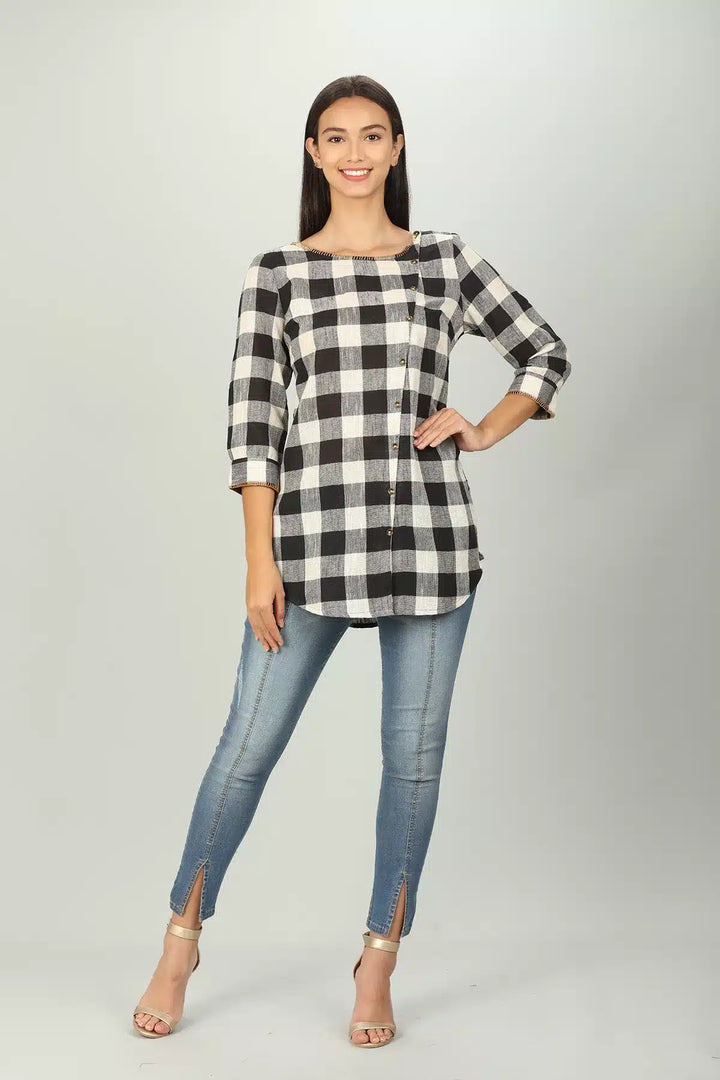 Black check round neck Top