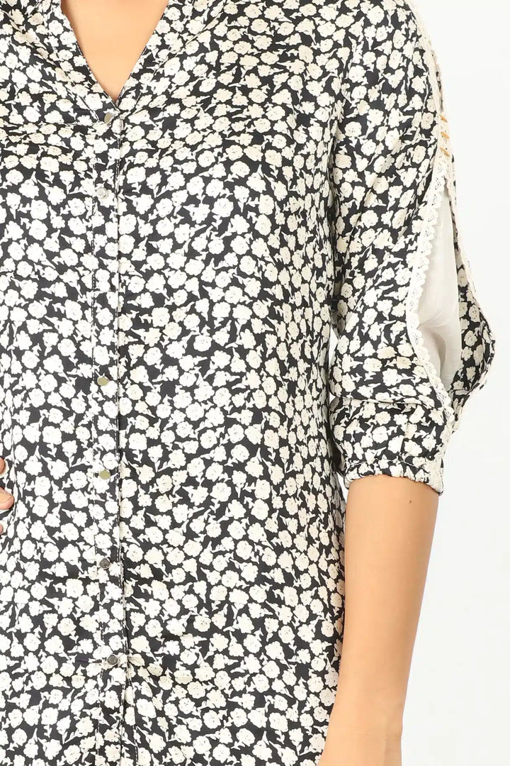 BLACK &amp; WHITE PRINT SHIRT
