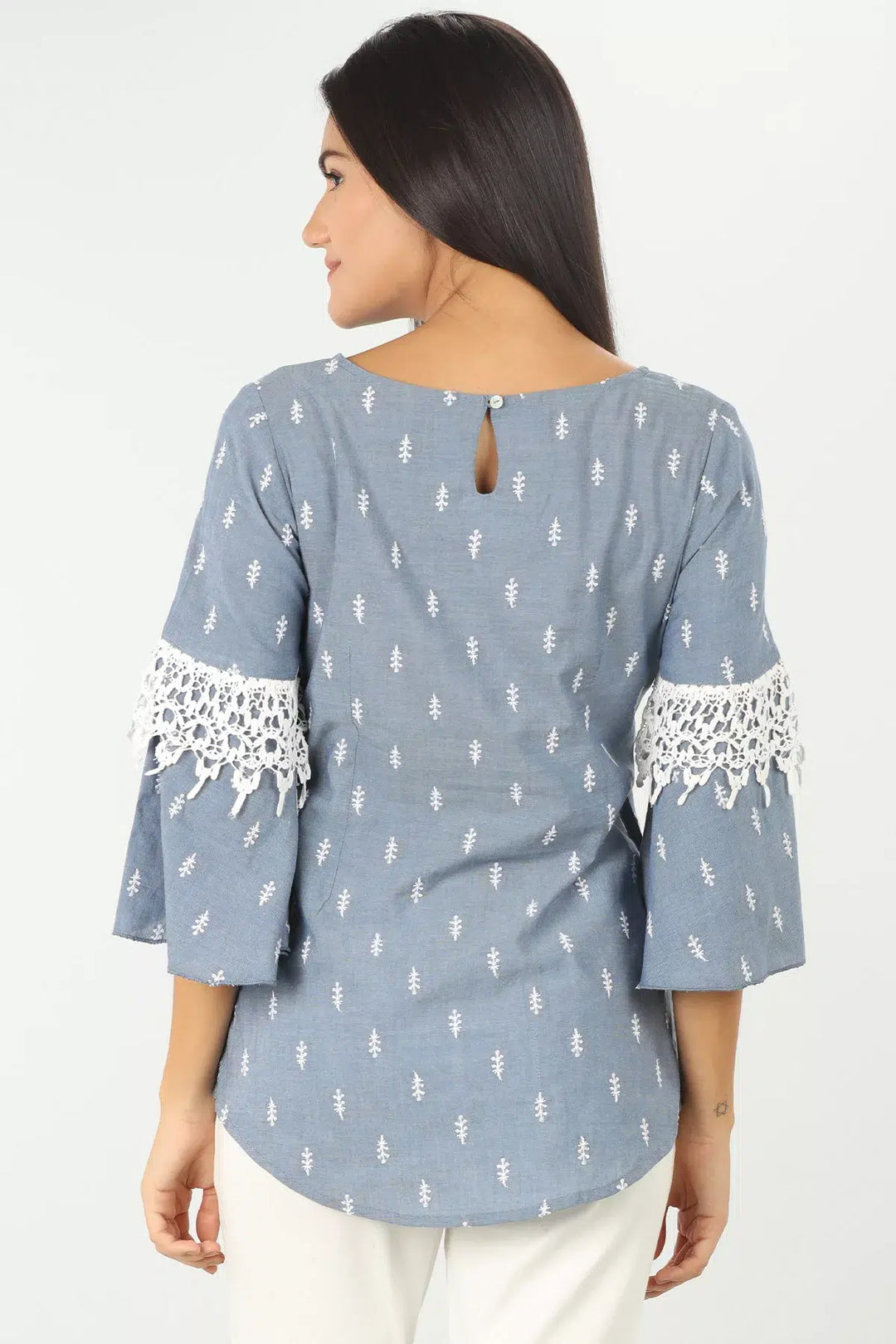BLUE LACE TOP WITH ROUND NECK