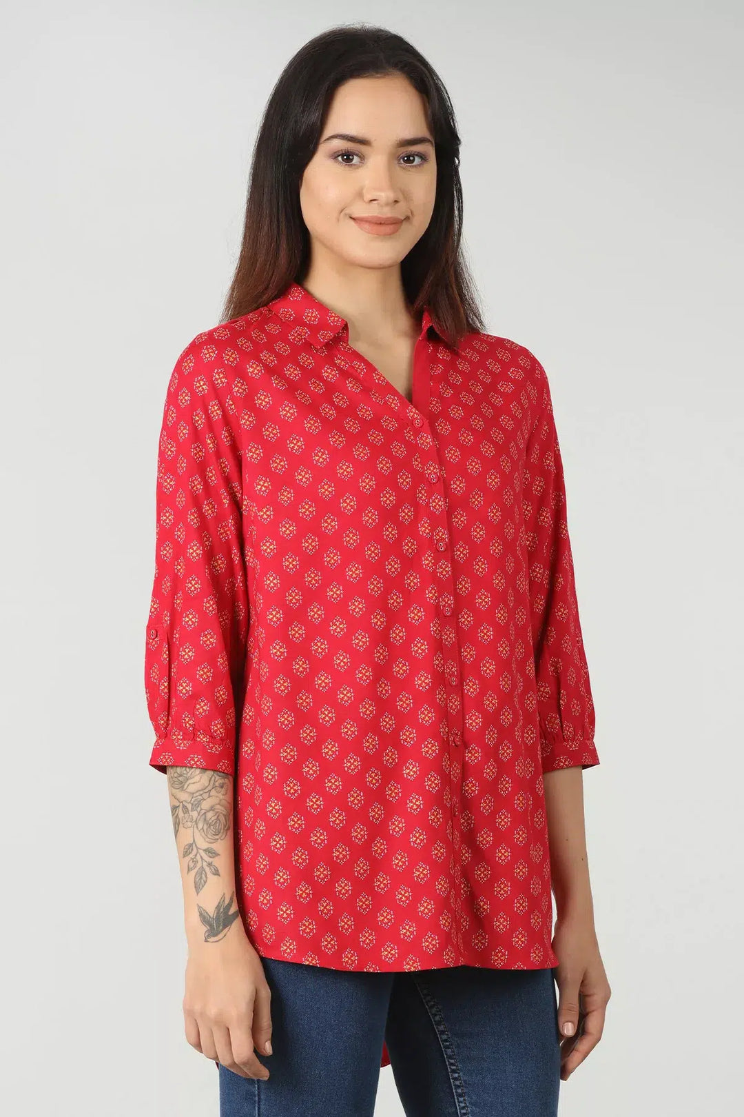 Red foil print high-low shirt