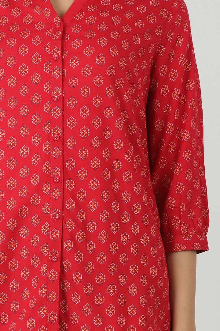 Red foil print high-low shirt