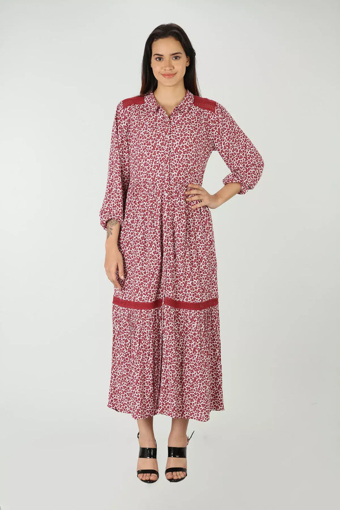 Red printed dress with full sleeves and elastic hem