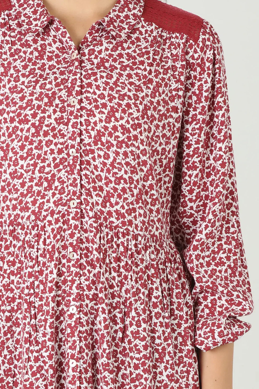 Red printed dress with full sleeves and elastic hem