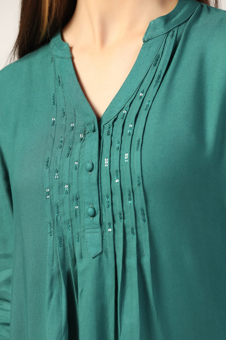 Pintuck Detail Casual Top in Emerald Green