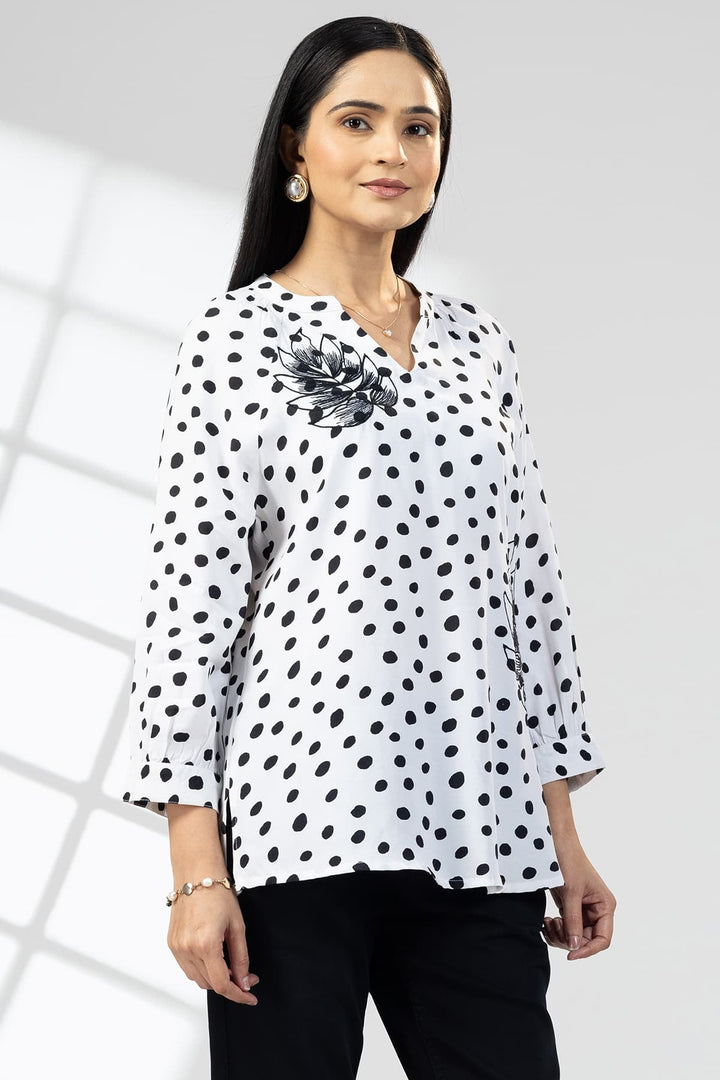White Embroidered Viscose Top with Mandarin Collar