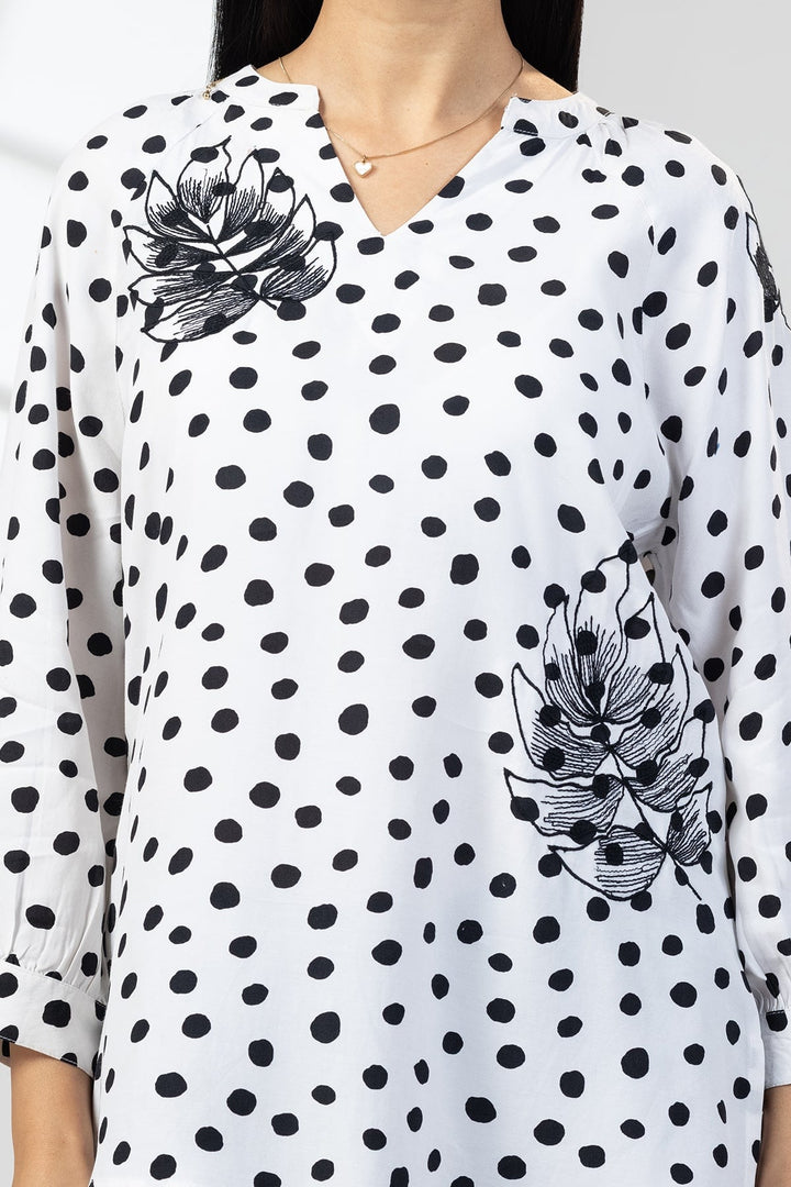 White Embroidered Viscose Top with Mandarin Collar