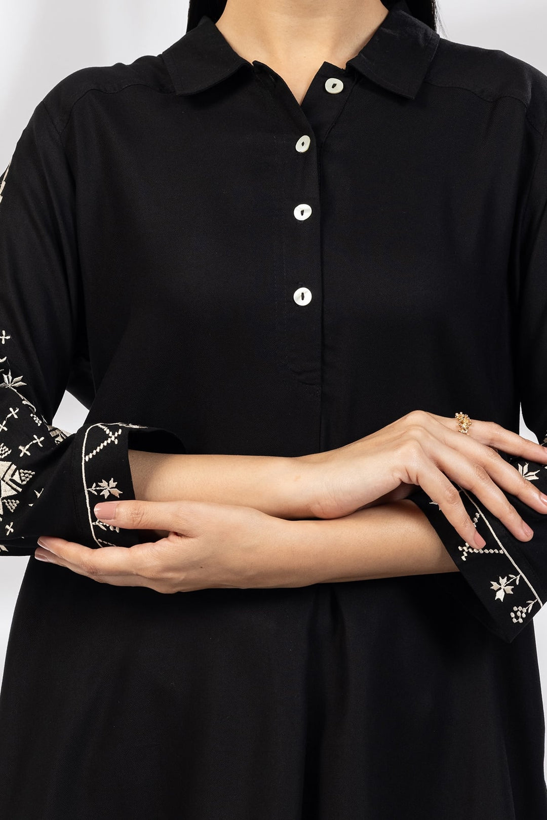 Black Tencel Twill Casual Top with Embroidery &amp; 3/4th Sleeves