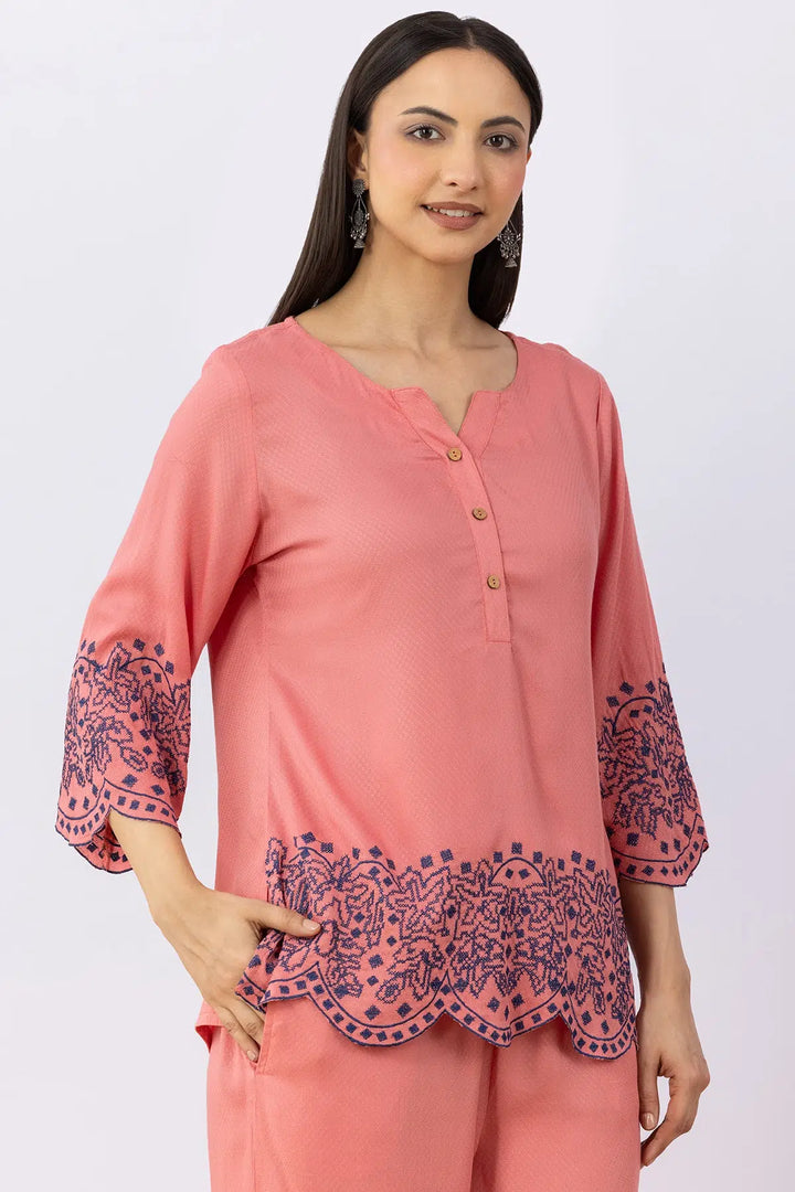 Women’s pink co-ord set in viscose dobby fabric with embroidery