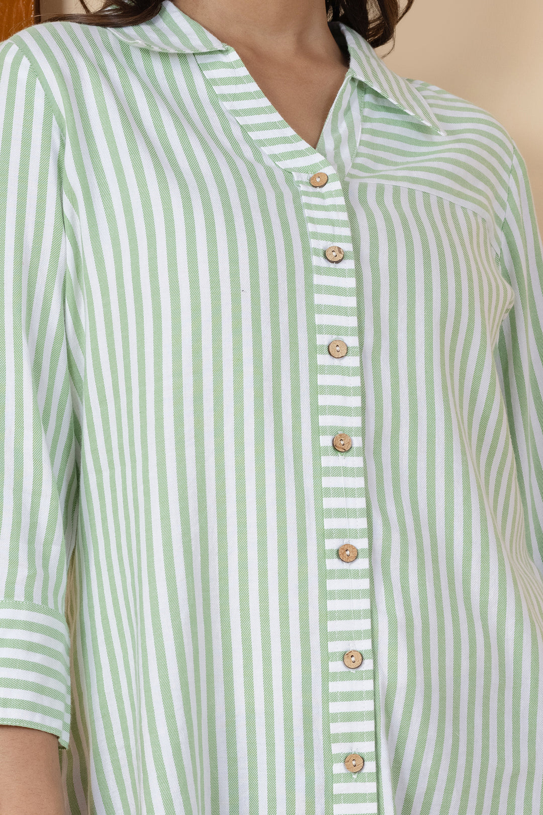 Green &amp; Off White Rayon Twill Stripes Shirt
