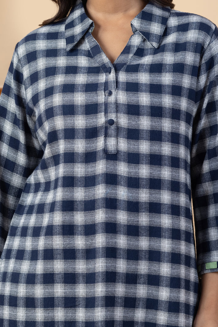 Navy winter tunic for women with checked pattern, collared neckline and 3/4th sleeves