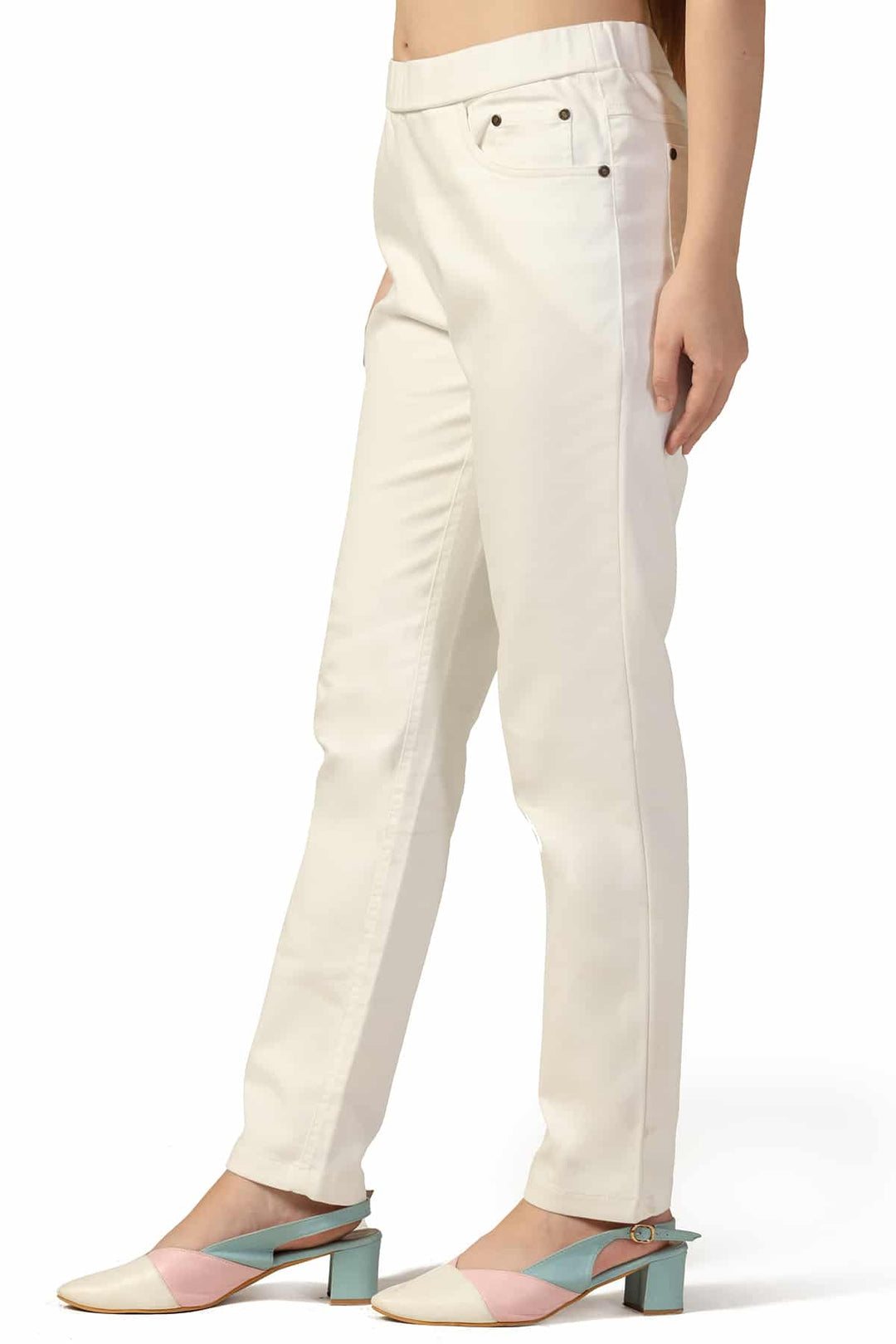 White Solid Twill Slim Pants