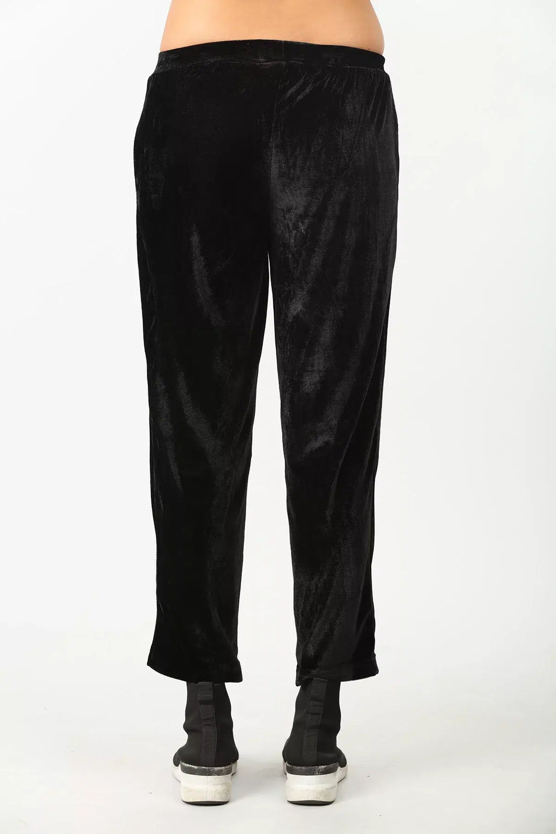 Black solid velvet pant