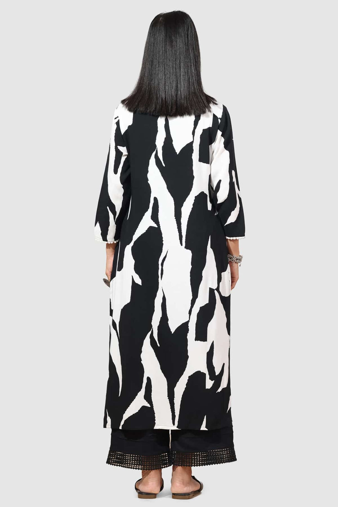 Black &amp; White Printed Rayon Kurti with 3/4th Sleeves