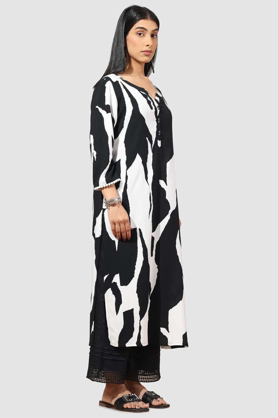 Black &amp; White Printed Rayon Kurti with 3/4th Sleeves