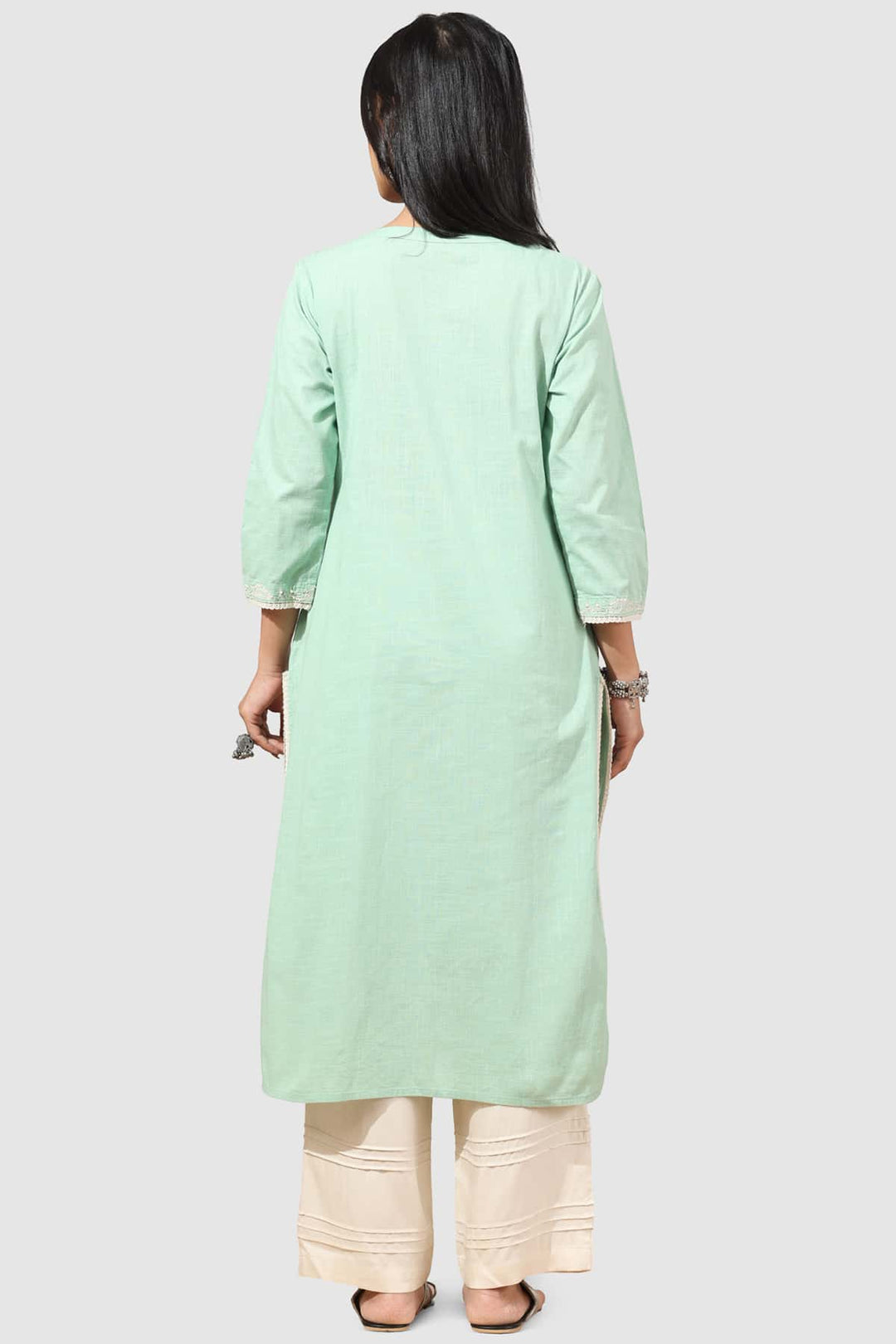 Green Embroidered Cotton Slub Kurti with Round Neck &amp; 3/4th Sleeves