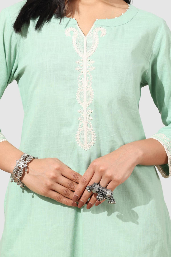 Green Embroidered Cotton Slub Kurti with Round Neck &amp; 3/4th Sleeves