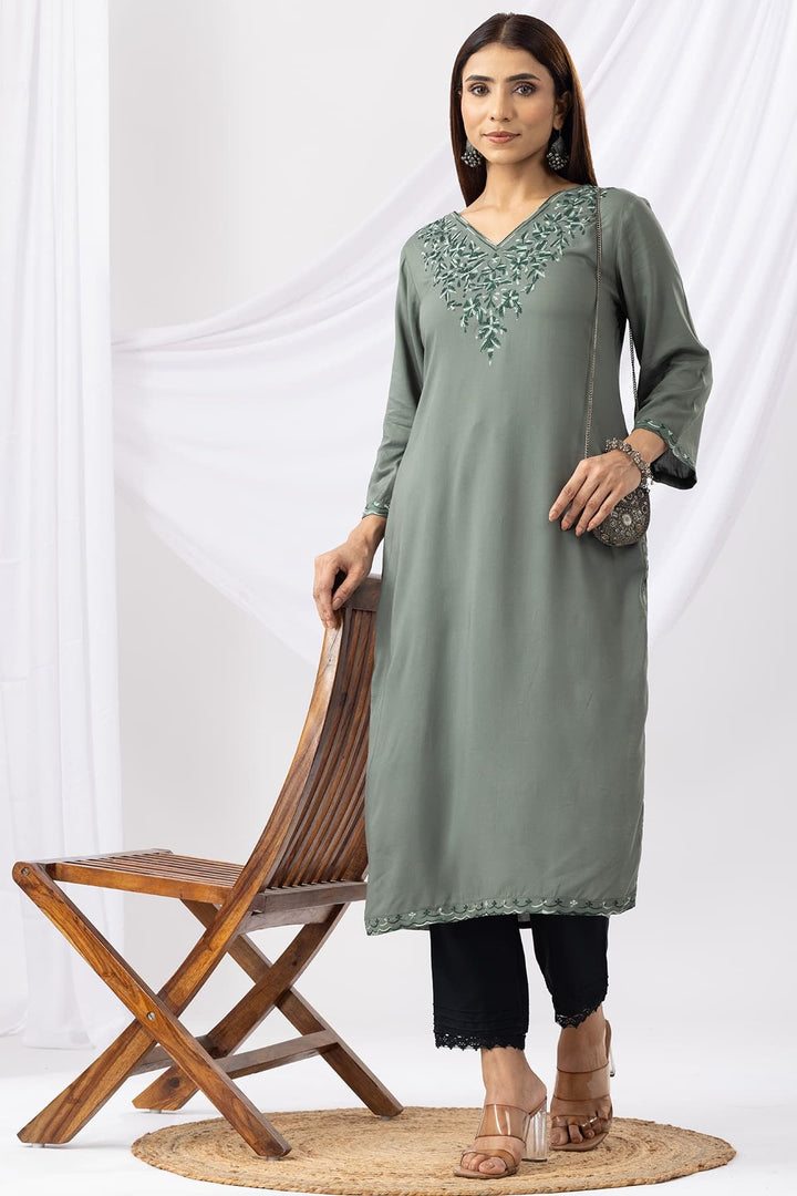 Green Embroidered Viscose Kurti with V-Neck &amp; 3/4th Sleeves