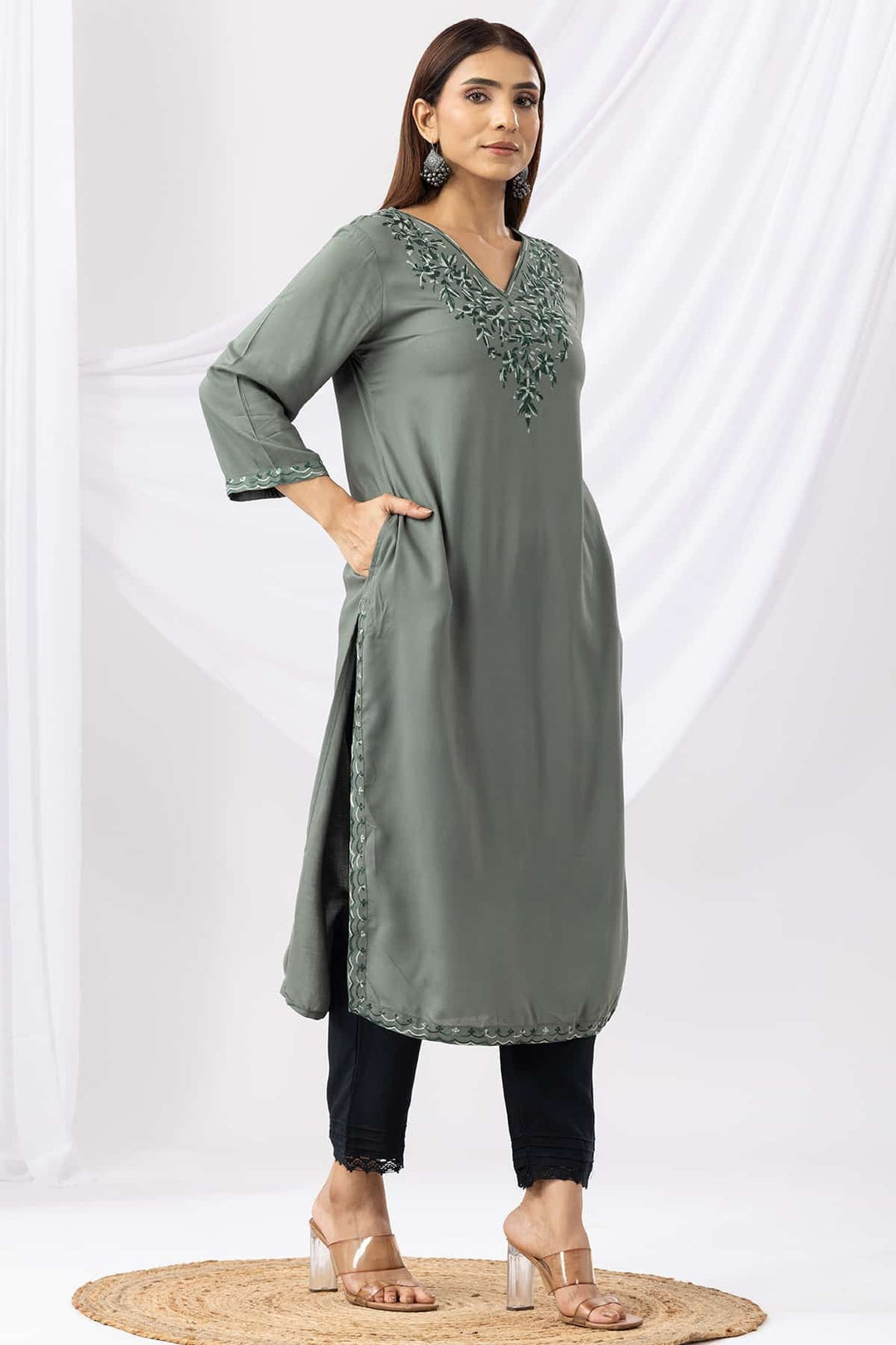 Green Embroidered Viscose Kurti with V-Neck &amp; 3/4th Sleeves