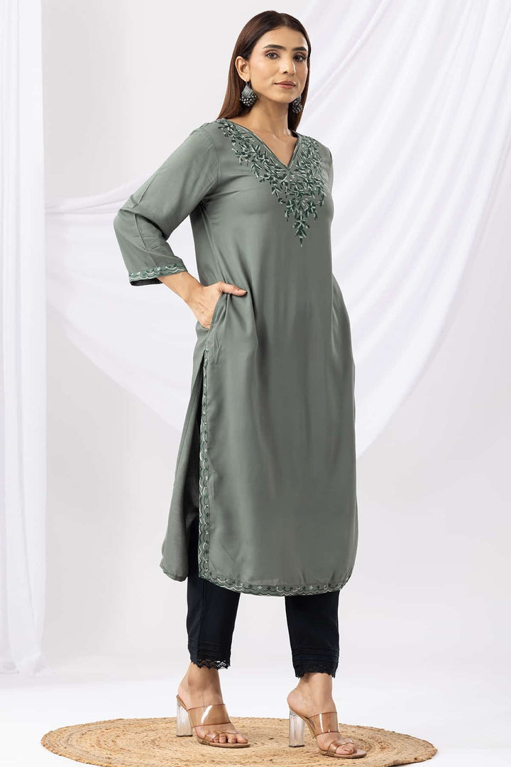 Green Embroidered Viscose Kurti with V-Neck &amp; 3/4th Sleeves