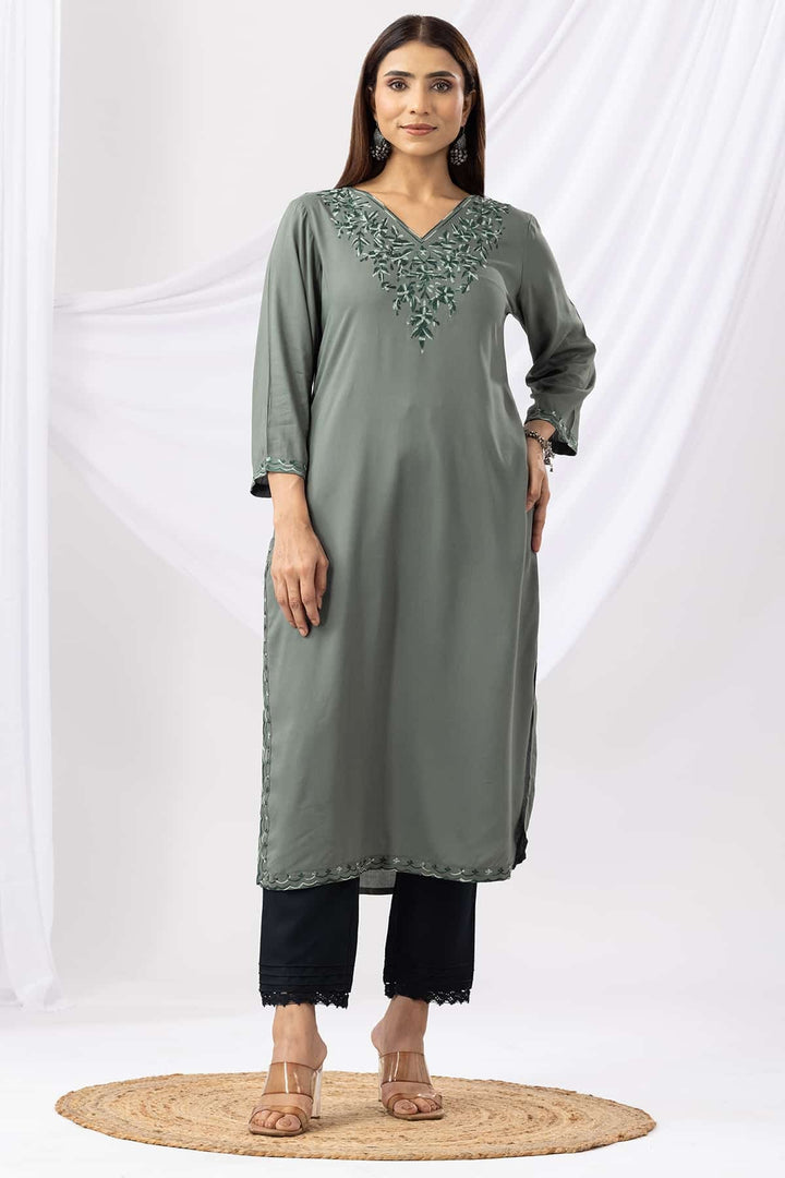 Green Embroidered Viscose Kurti with V-Neck &amp; 3/4th Sleeves