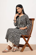 Black Rayon Printed Kurti with Round Neck & 3/4th Sleeves