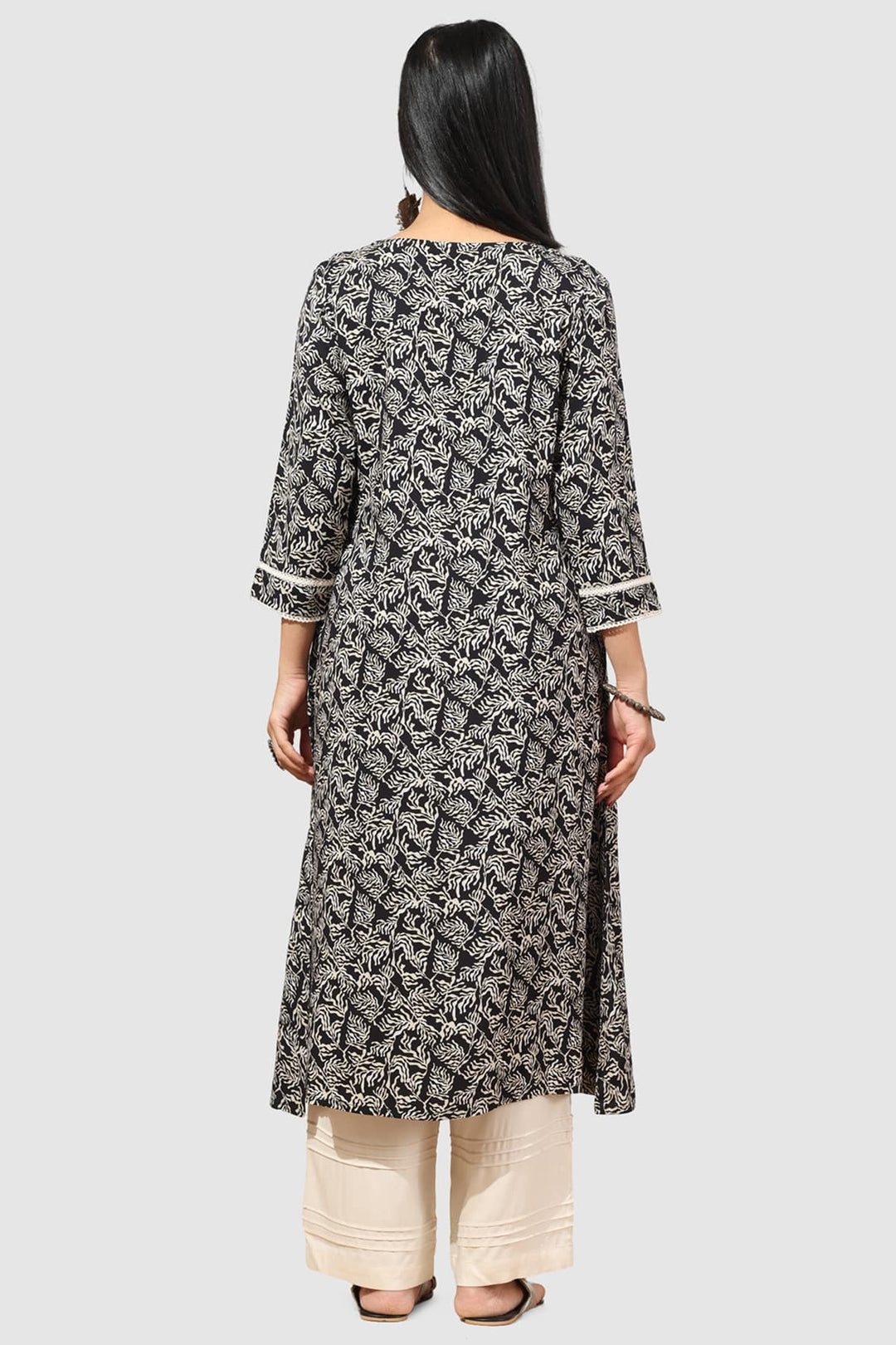 Black Rayon Printed Kurti with Round Neck &amp; 3/4th Sleeves