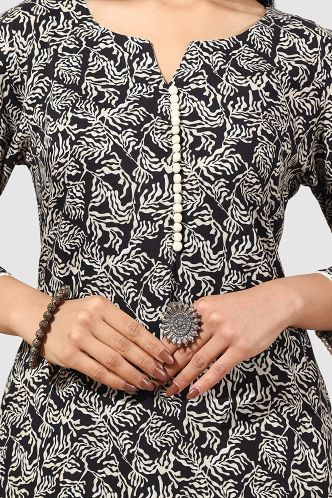 Black Rayon Printed Kurti with Round Neck &amp; 3/4th Sleeves