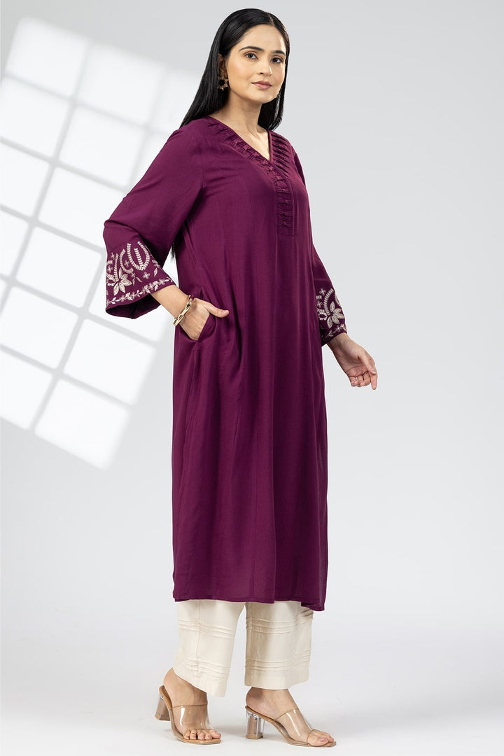 Purple Embroidered Rayon Kurti with V Neck &amp; 3/4 Sleeves