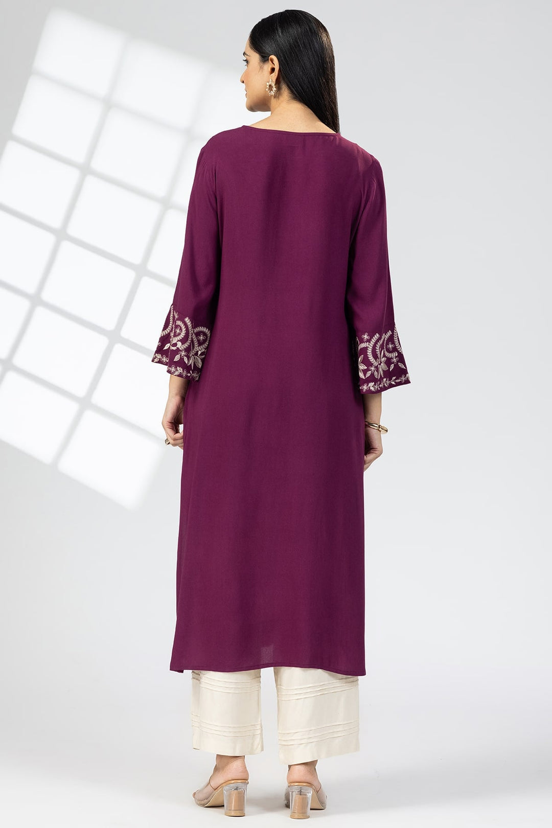 Purple Embroidered Rayon Kurti with V Neck &amp; 3/4 Sleeves