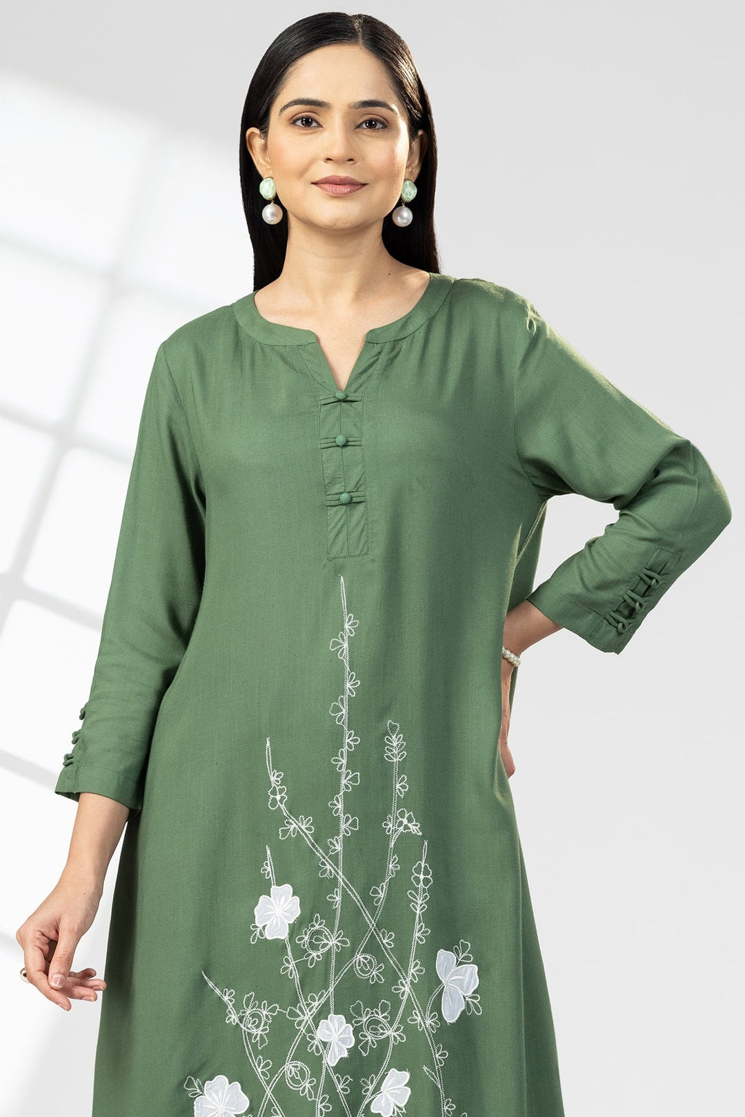Green Rayon Slub Embroidered Kurti with Round Neck