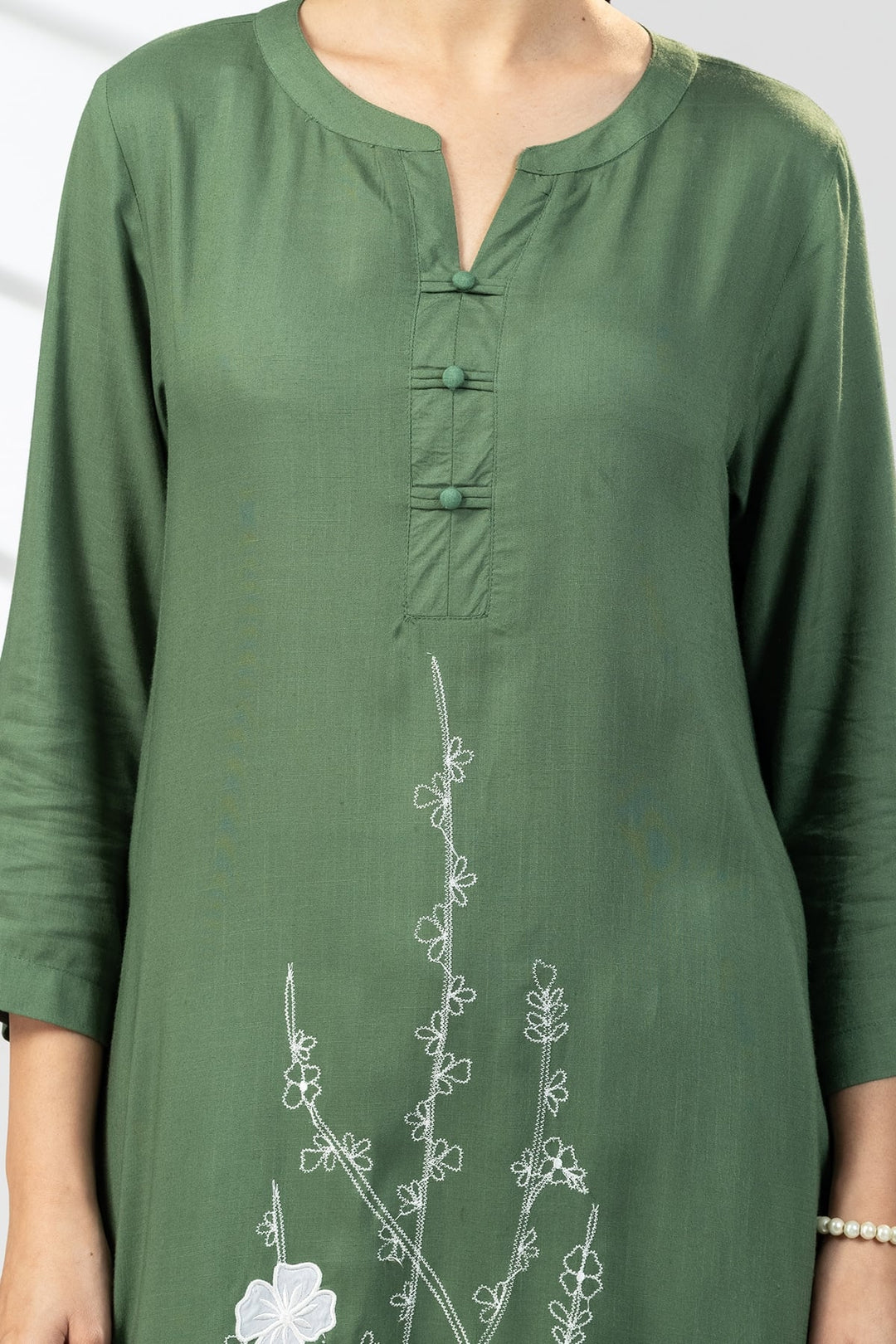 Green Rayon Slub Embroidered Kurti with Round Neck