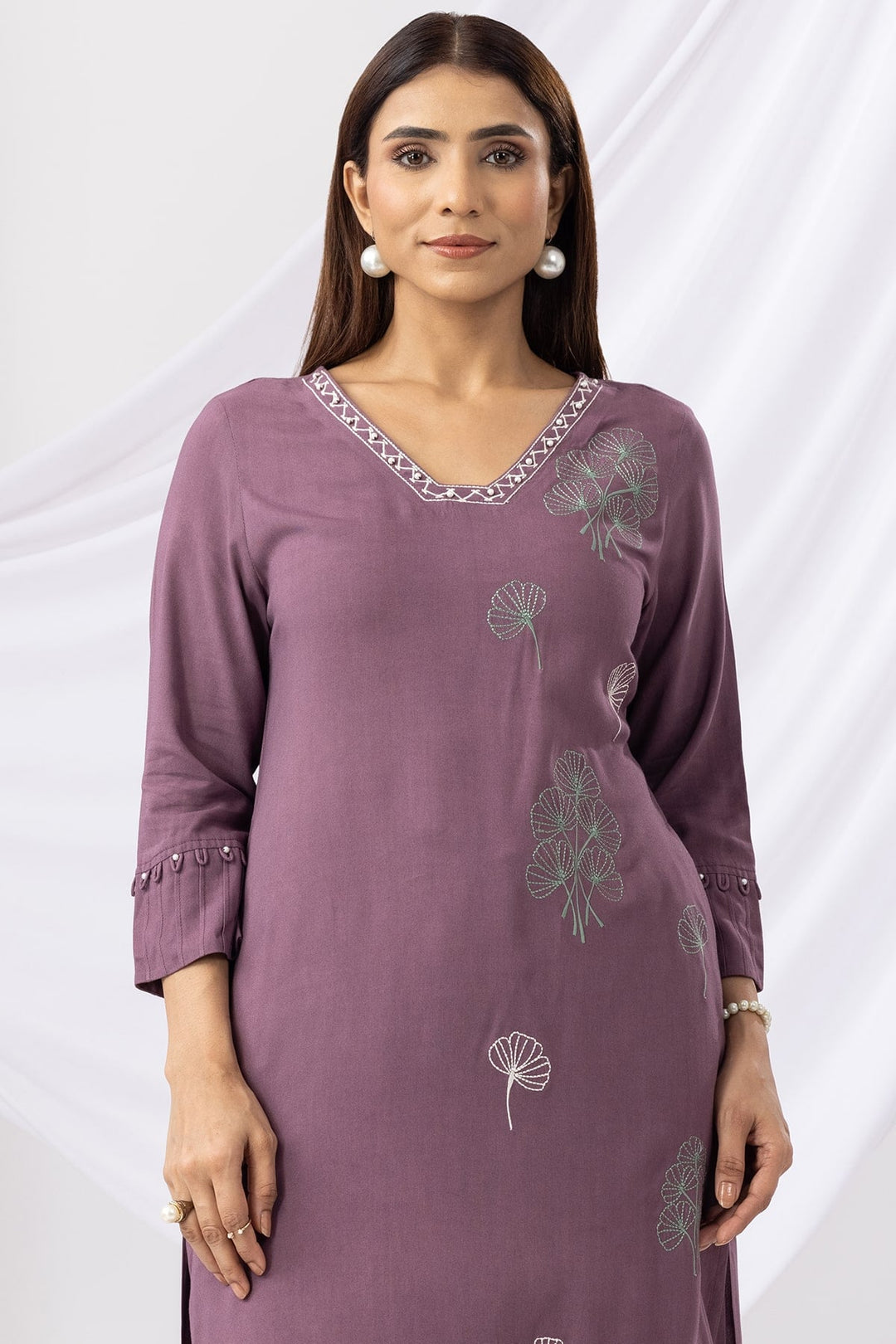 Lavender V Neck Kurta Set For Women