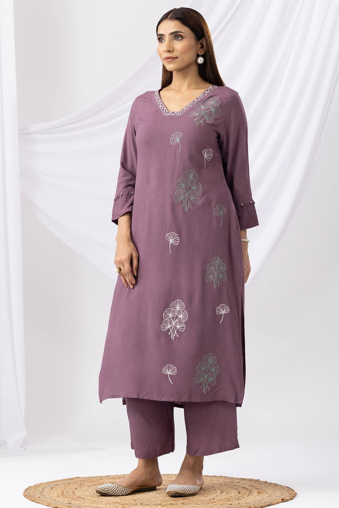 Lavender V Neck Kurta Set For Women