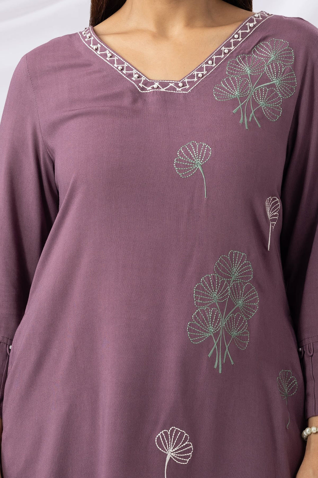 Lavender V Neck Kurta Set For Women