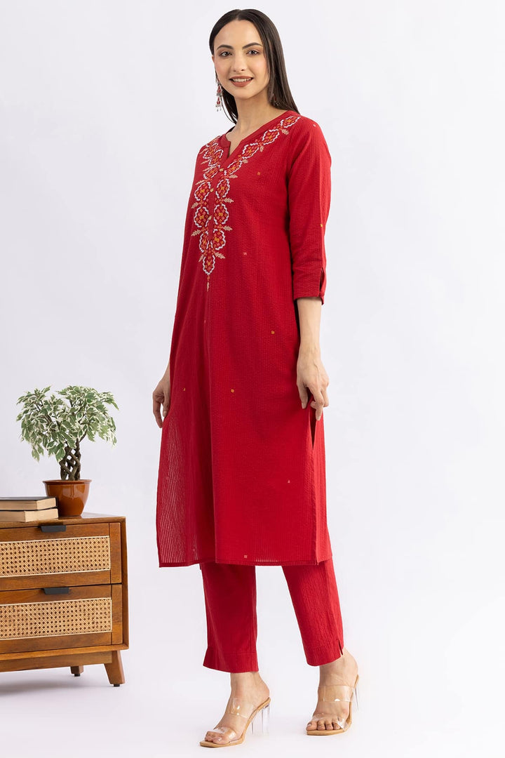 Embroidered Red Cotton Kurti with Round Neck &amp; 3/4 Sleeves