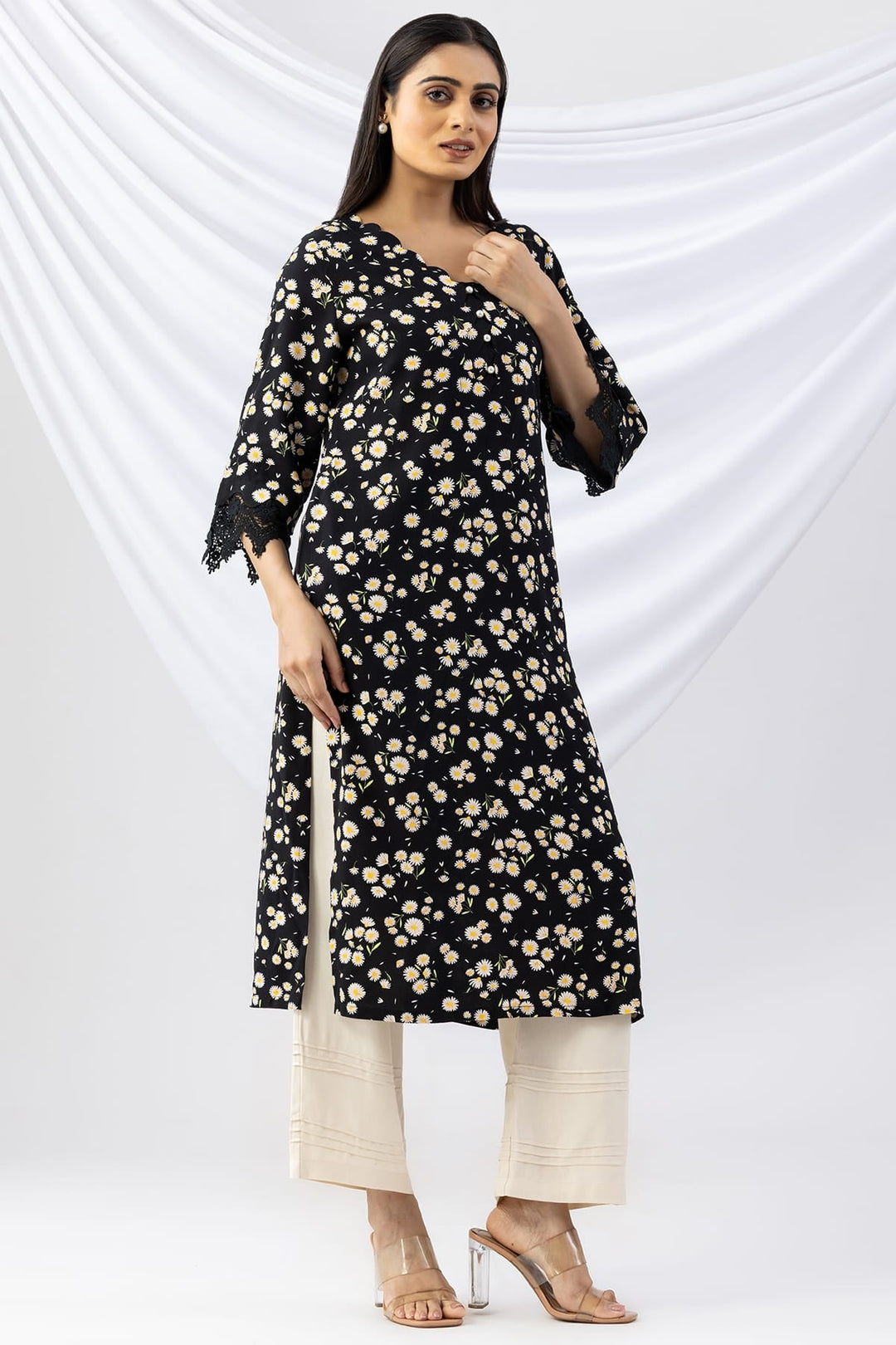 Black Printed Viscose Kurti with V-Neck &amp; 3/4th Sleeves
