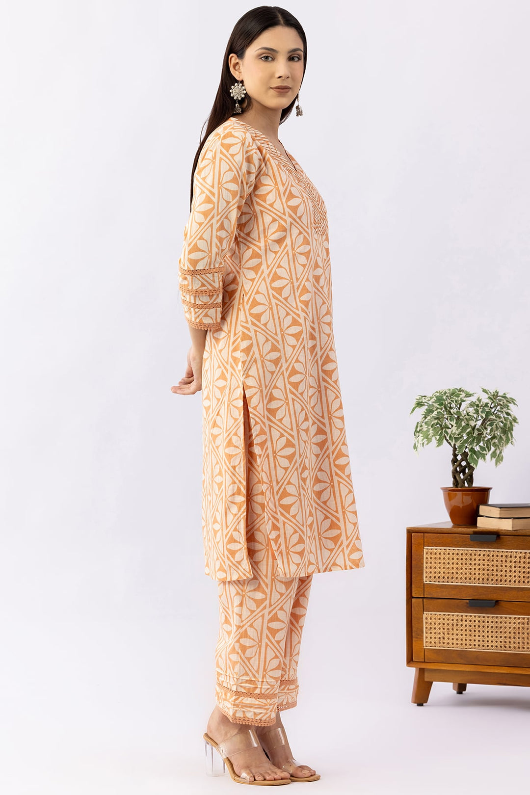 Off White Printed Cotton Kurti with V Neck &amp; 3/4 Sleeves