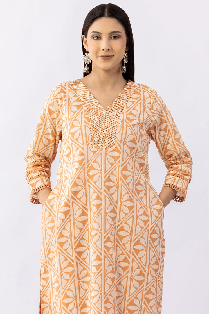 Off White Printed Cotton Kurti with V Neck &amp; 3/4 Sleeves