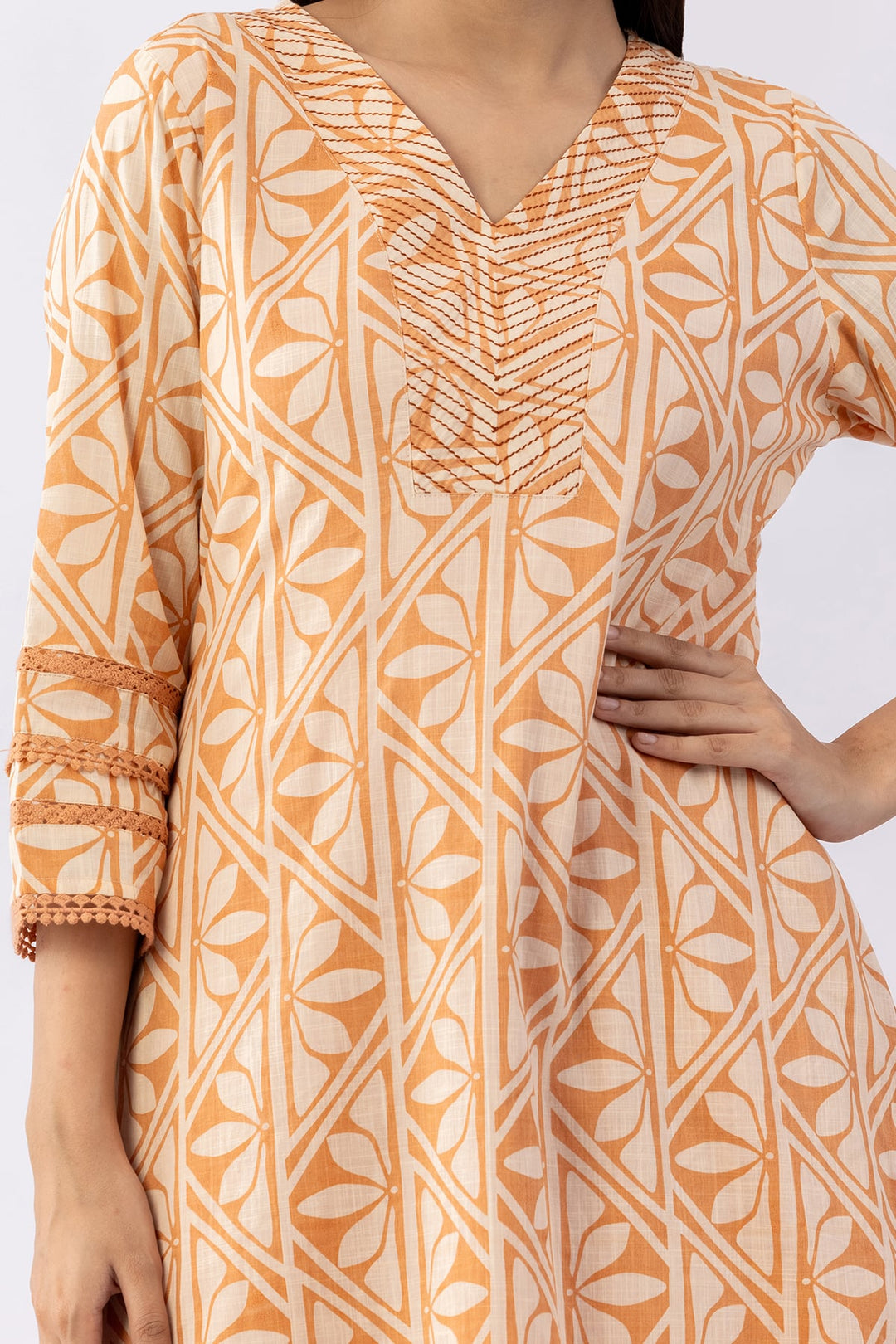 Off White Printed Cotton Kurti with V Neck &amp; 3/4 Sleeves