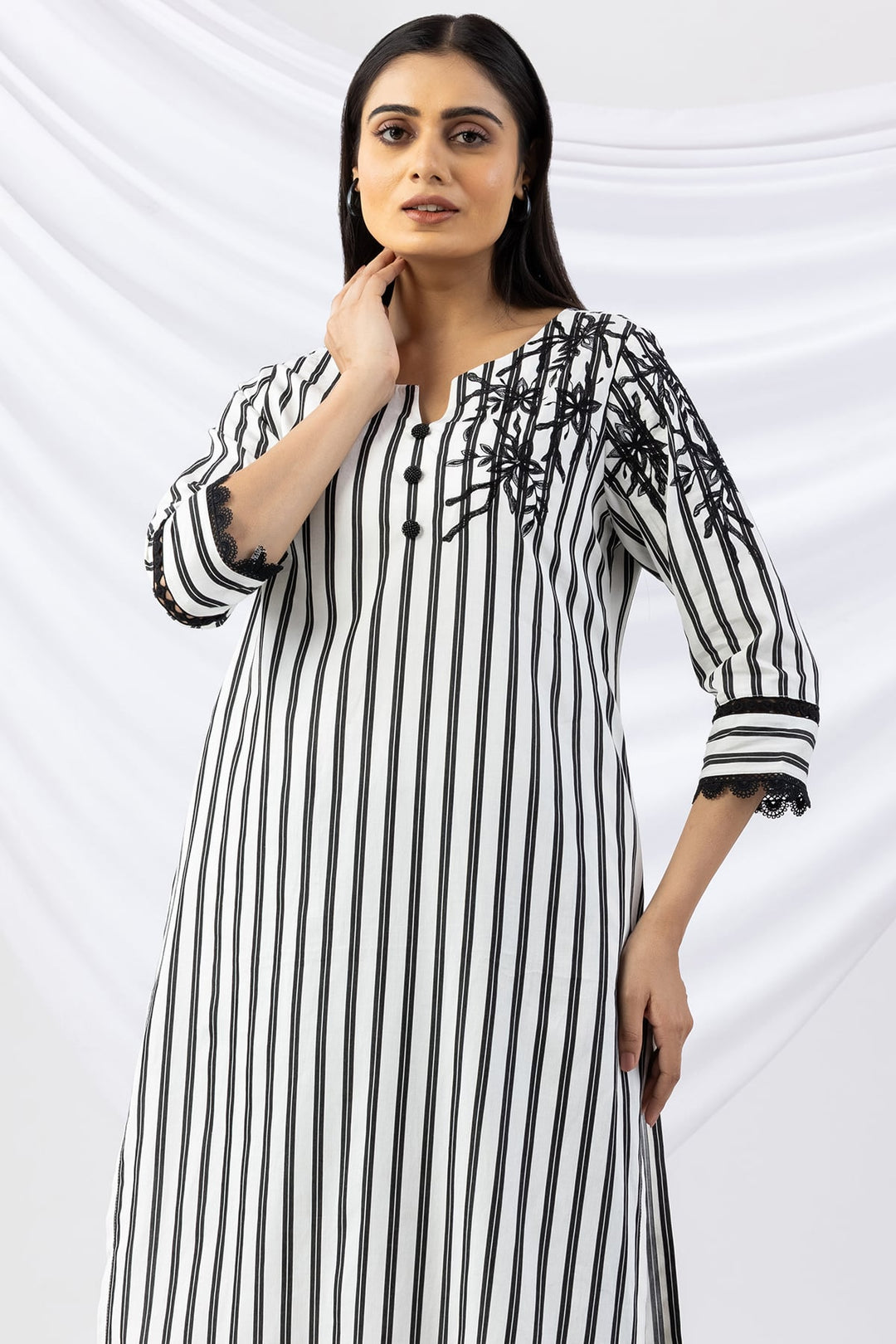 Black &amp; White Viscose Striped Kurti with Round Neck &amp; 3/4 Sleeves