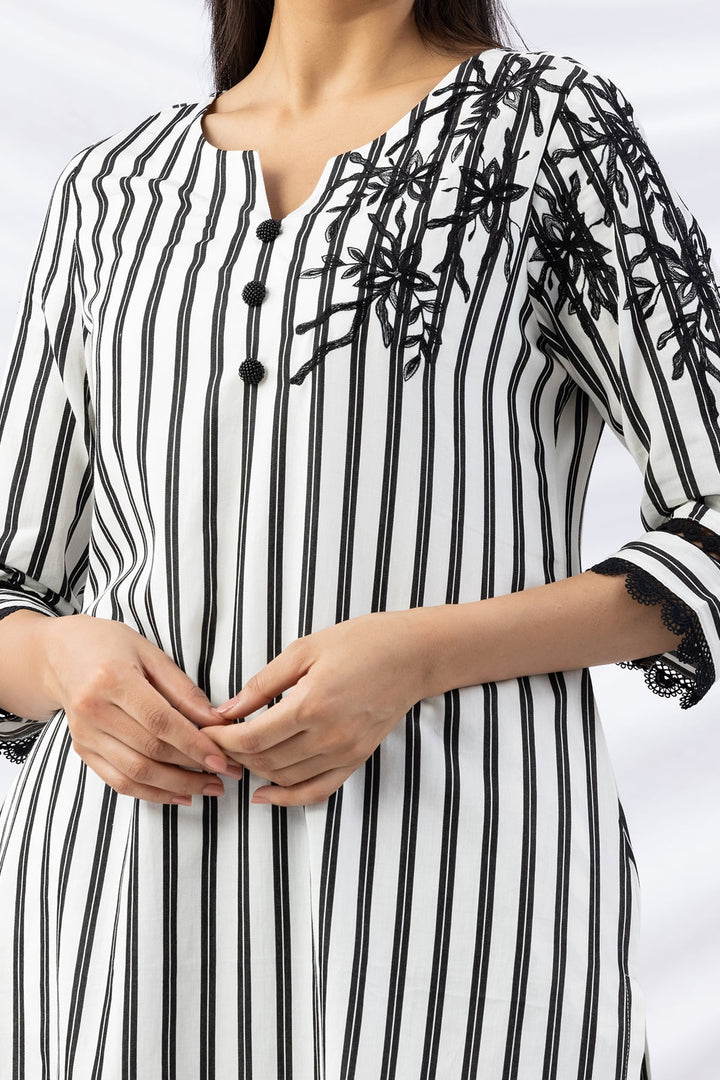 Black &amp; White Viscose Striped Kurti with Round Neck &amp; 3/4 Sleeves