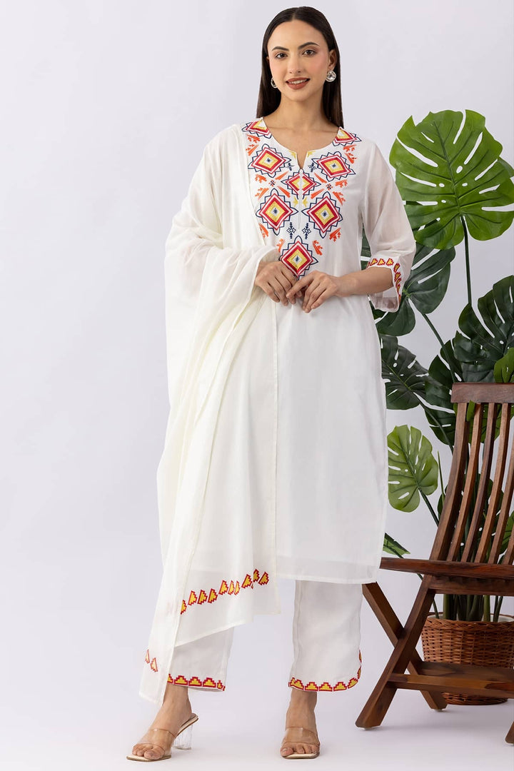 Embroidered White Muslin Dobby Dupatta