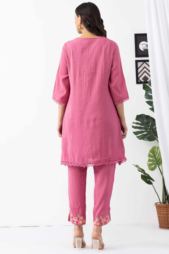 embroidery kurta set onion pink Chanderi viscose square neck 3/4 sleeves