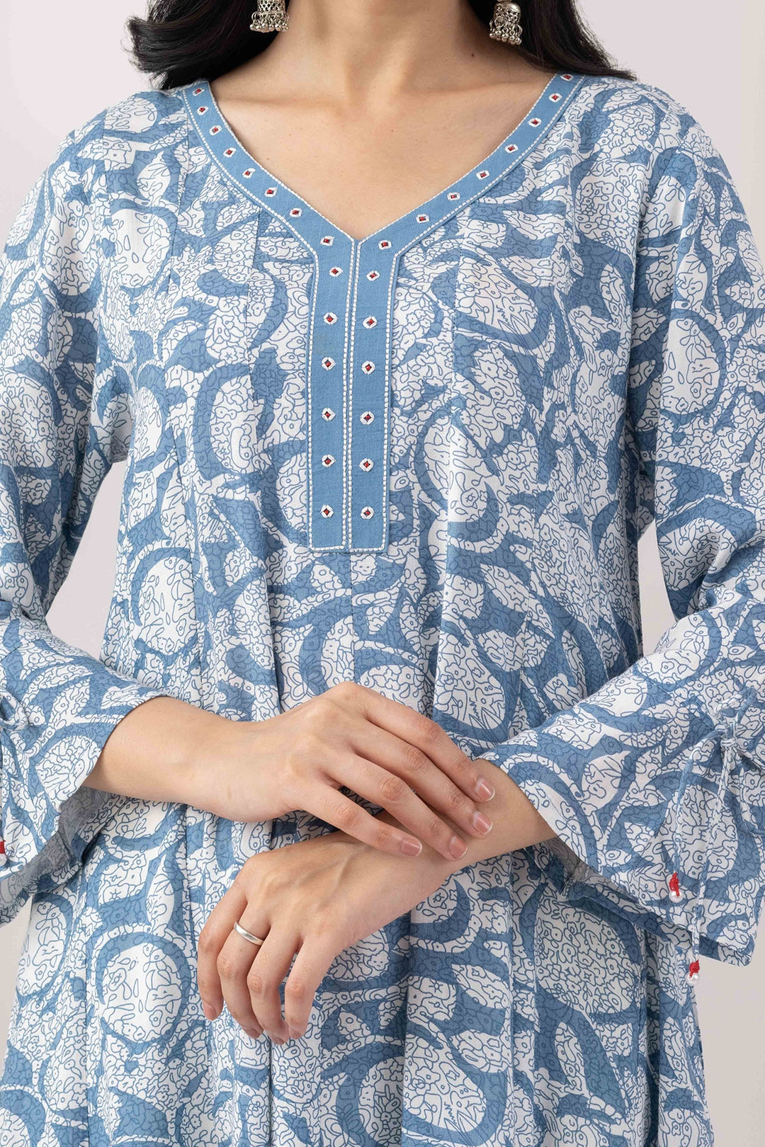 Blue Printed Viscose Slub Kurti with V Neck &amp; 3/4 Sleeves