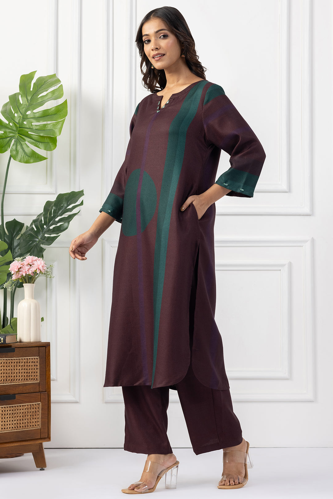 Plum printed pashmina winter kurta for women with round neck and 3/4 sleeves