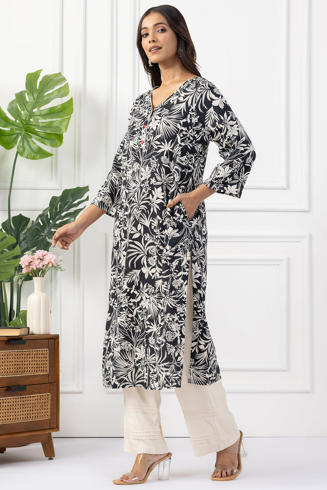 Black &amp; Beige Printed Linen Kurta