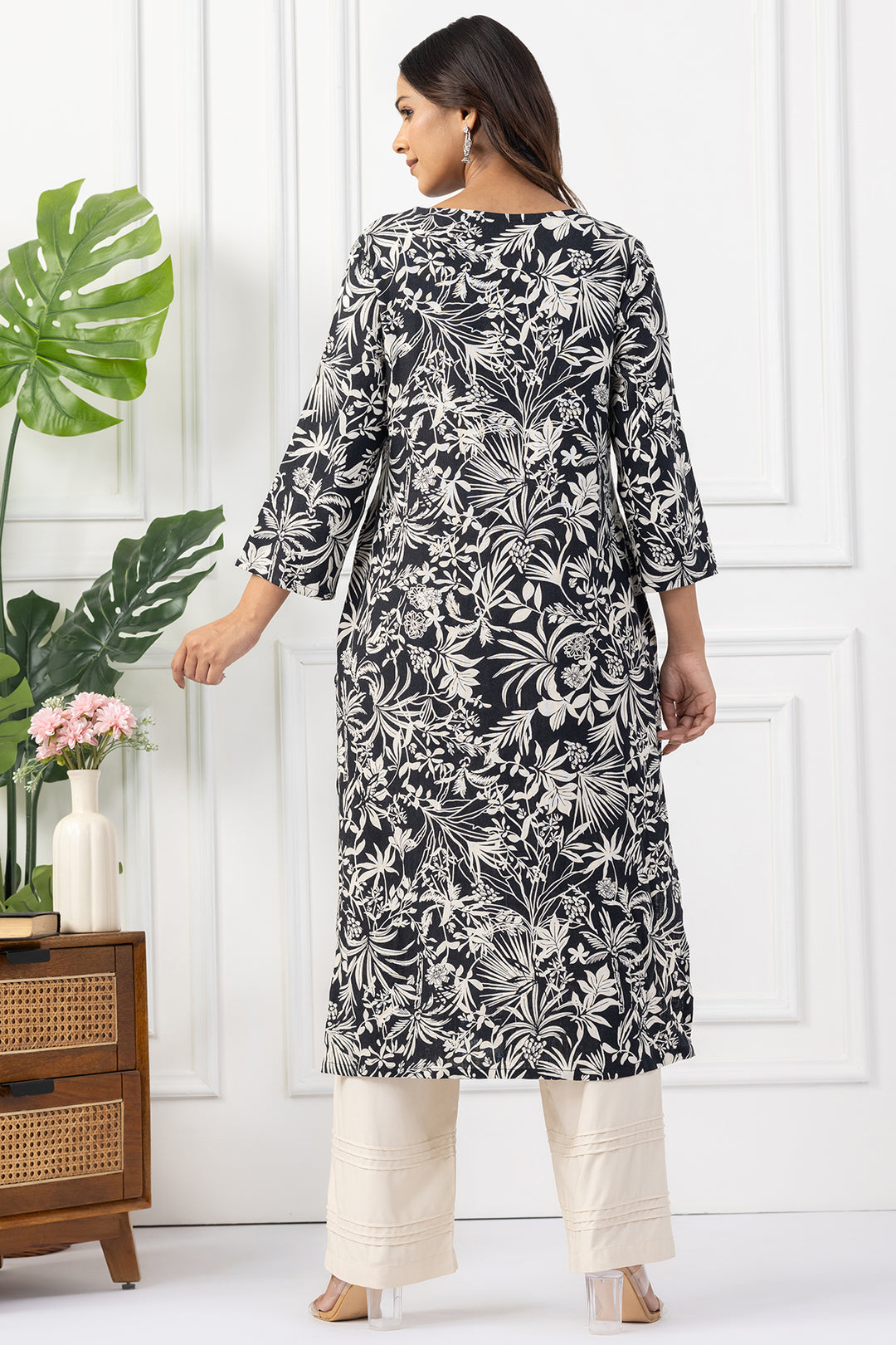 Black &amp; Beige Printed Linen Kurta