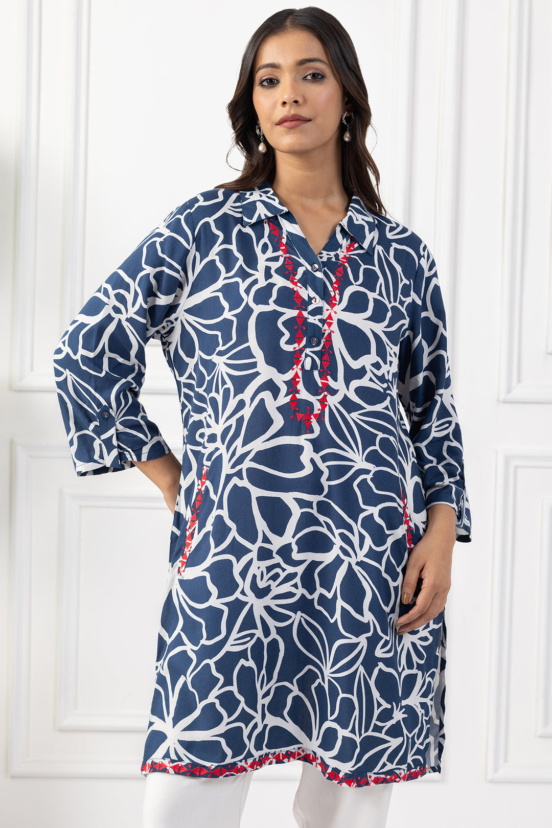 Navy &amp; White Printed Viscose Kurta with Collared Neck